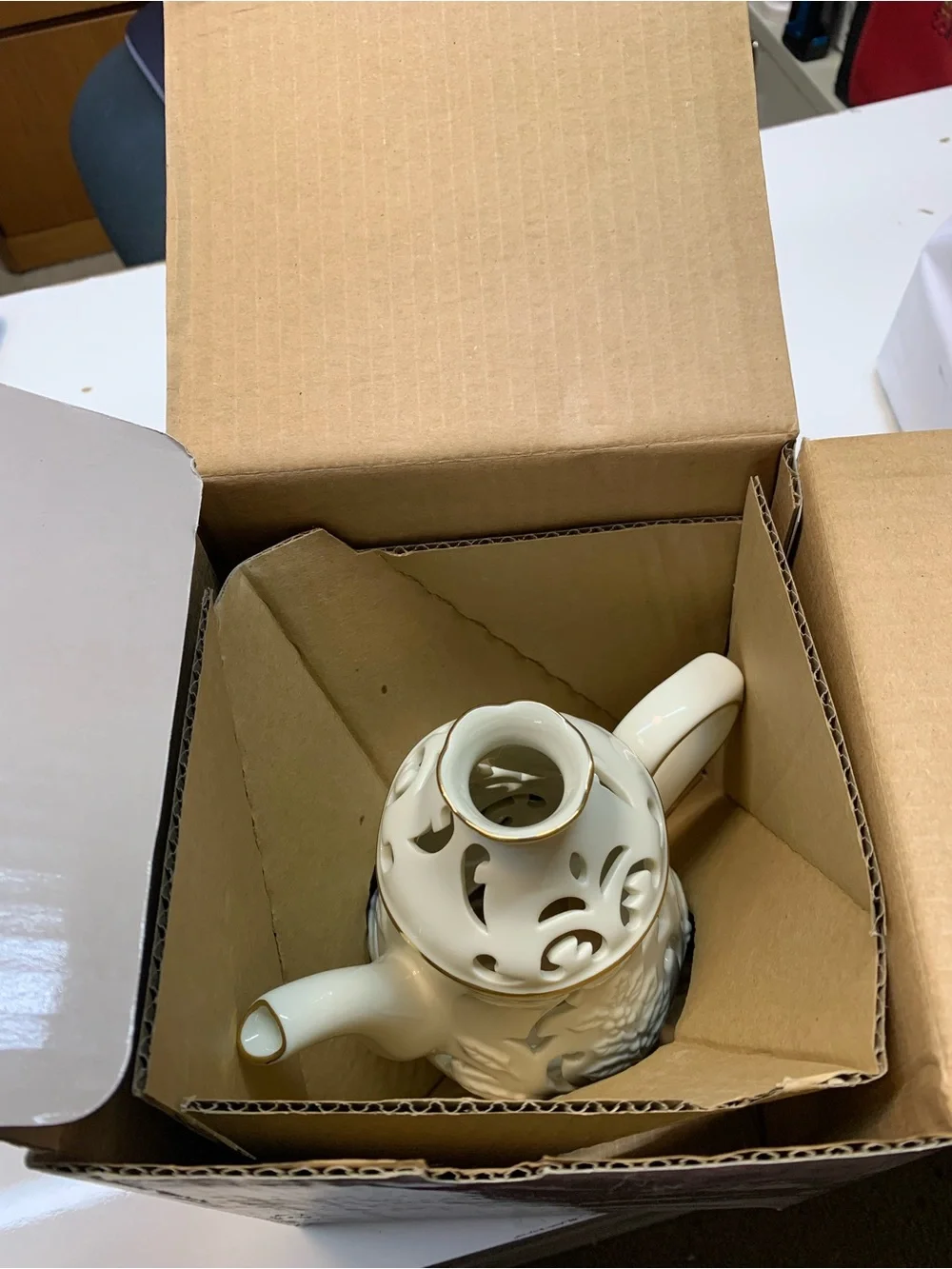 Partylite White Porcelain Holly Leaf Cafe Candle Holders  P7256 NEW in Box